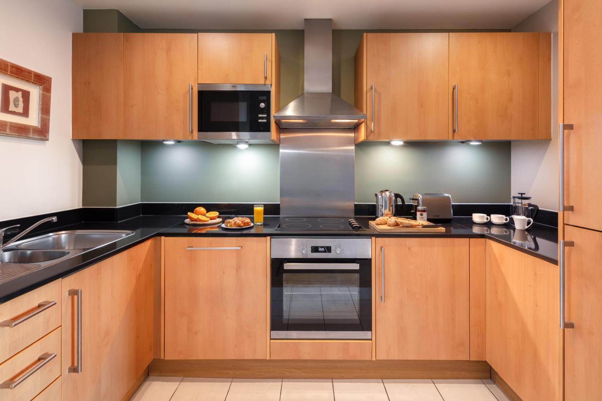 Marlin Bridge - Empire Square 4*
