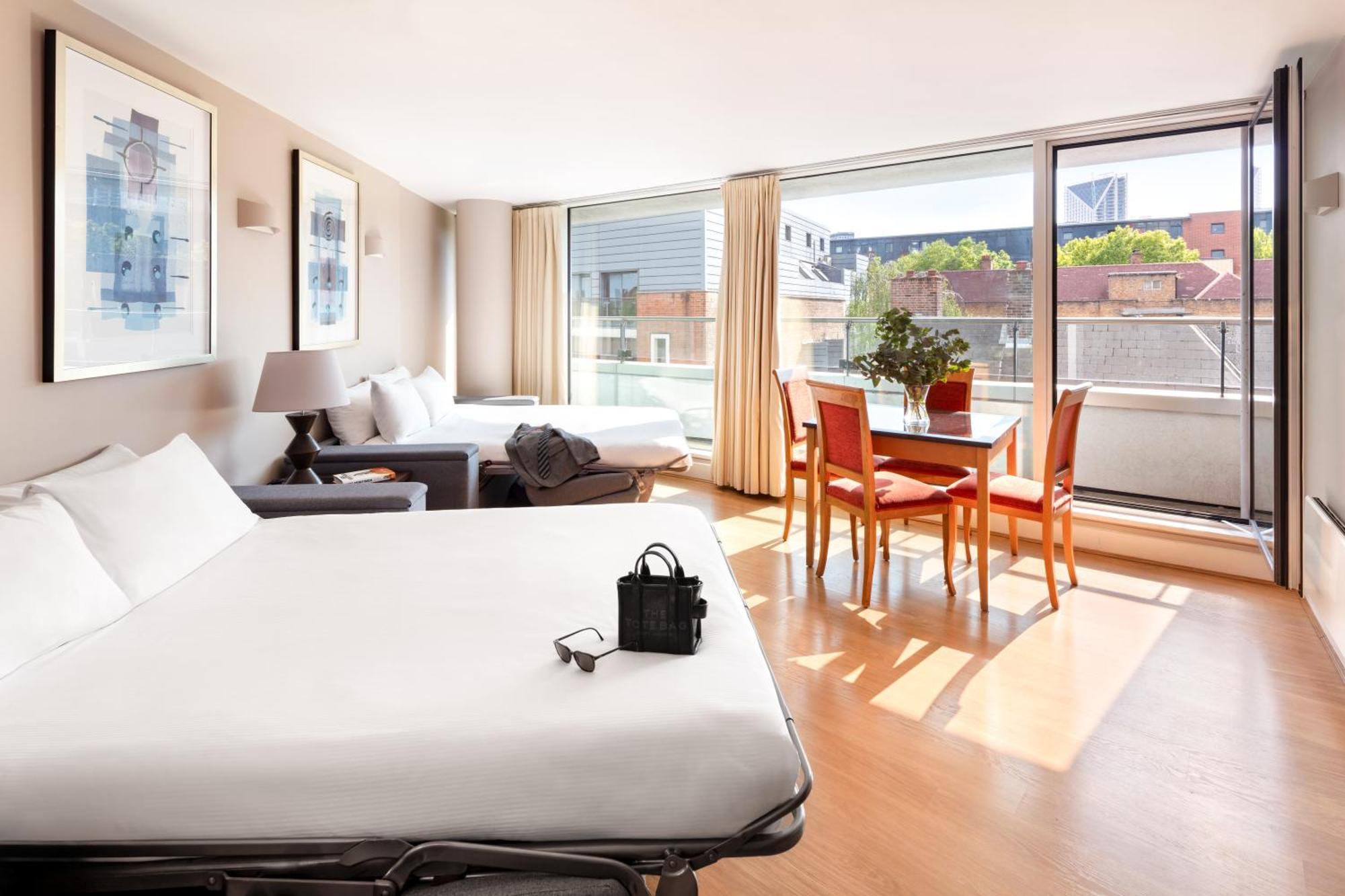 Marlin Bridge - Empire Square Aparthotel